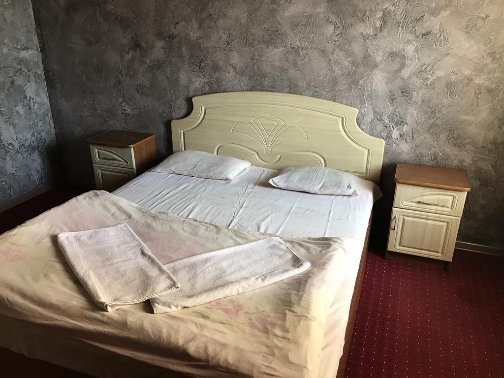Power House Hotel Lutsʼk Eksteriør billede