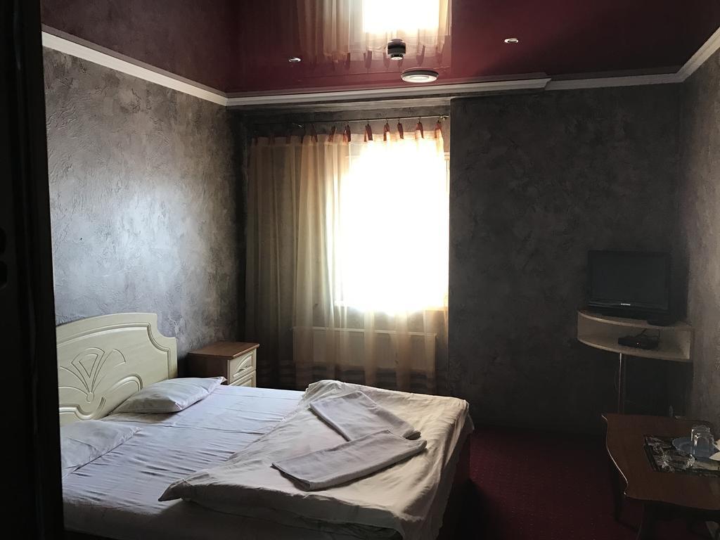 Power House Hotel Lutsʼk Eksteriør billede